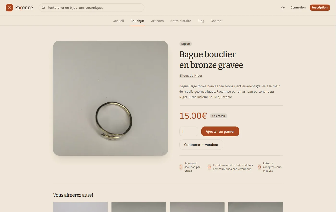 Fiche produit sur Façonné : bague en bronze gravée, prix et ajout au panier